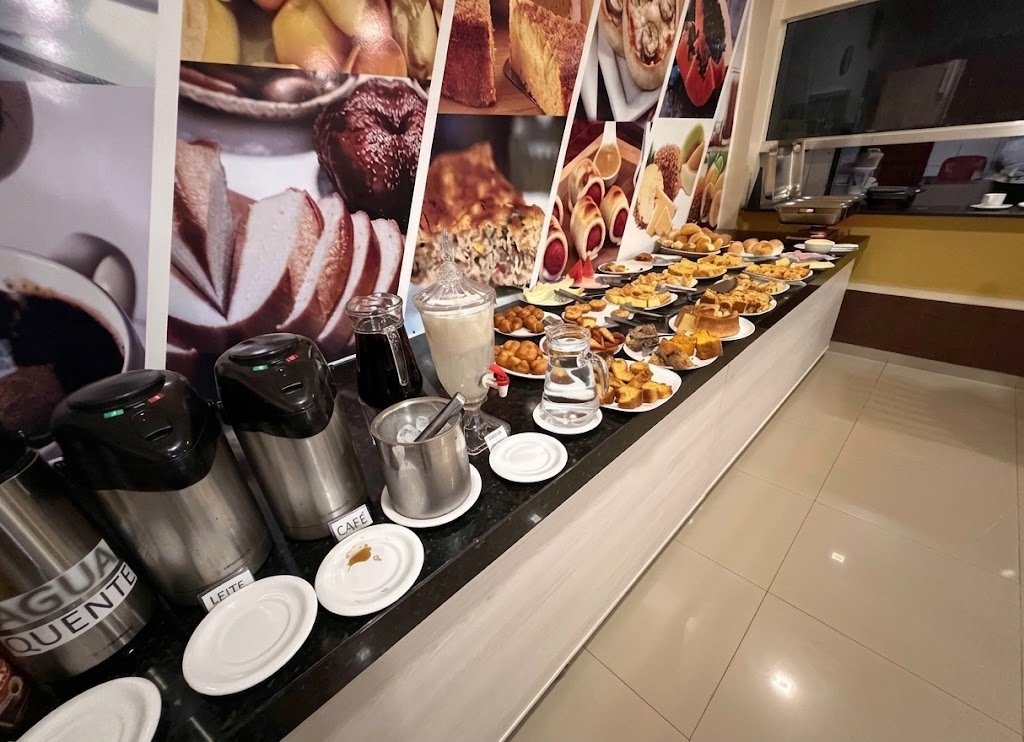 Mesa de Café da Manhã do Hotel Aleixo